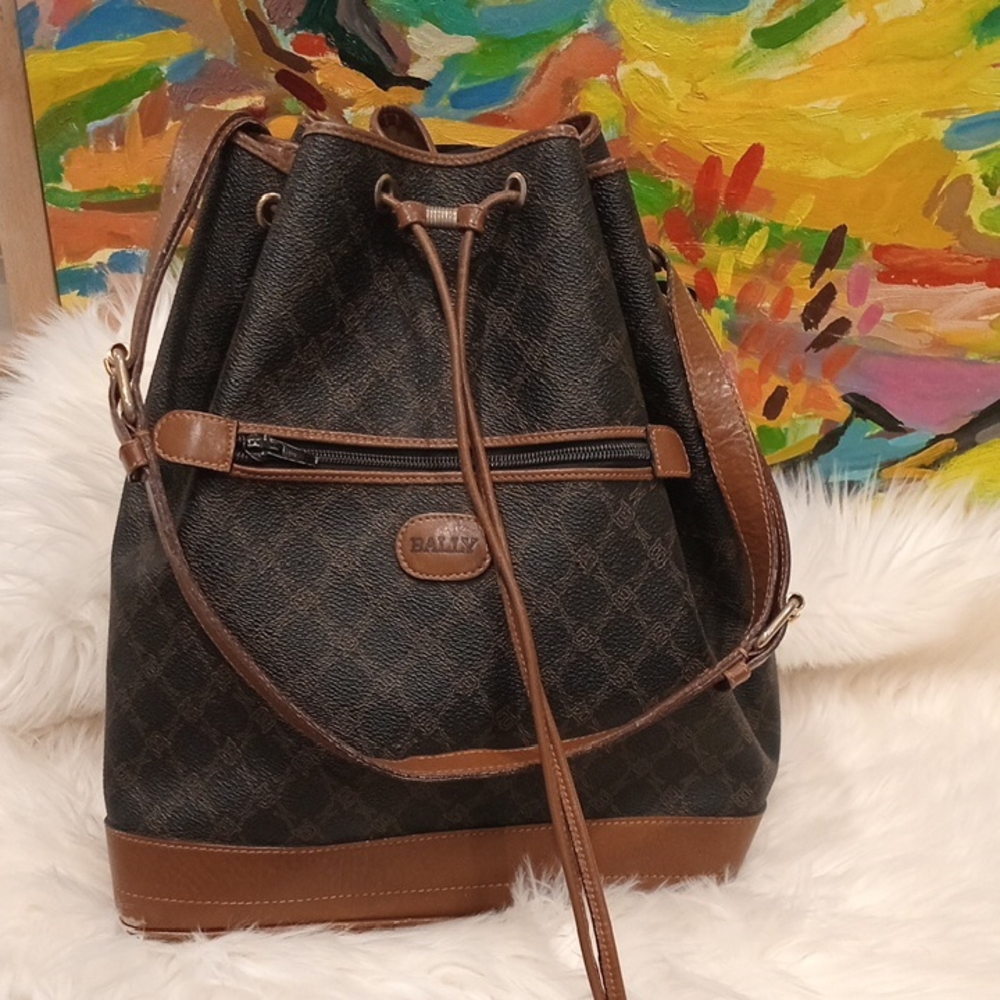 Bally Vintage Noe Bag Style